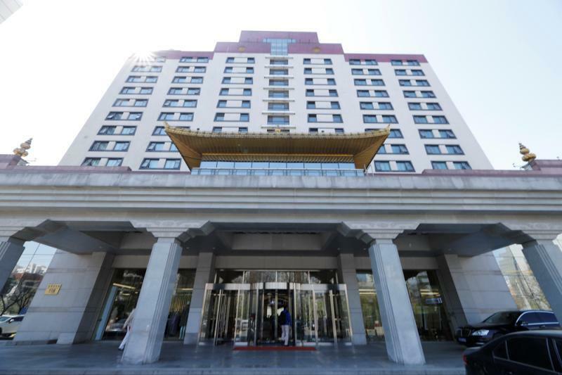 Beijing Tibet Hotel Bagian luar foto